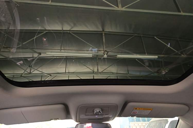 Used Roewe RX5 2016 20T Two-Wheel Drive Automatic Internet Smart Edition
