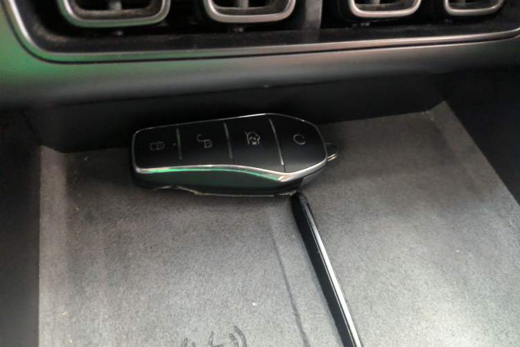 Used BYD Song L EV 2025 Intelligent Driving Version 662 km LiDAR Excellence Edition Interior 1