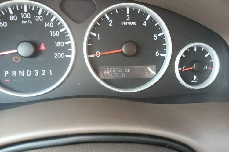 Used Buick GL8 2006 Lu Zun 3.0L CT Comfort Edition Odometer Close Up
