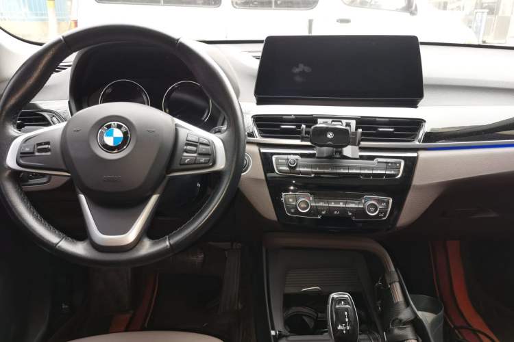 Used BMW X1 2020 sDrive25Li Leading Model
