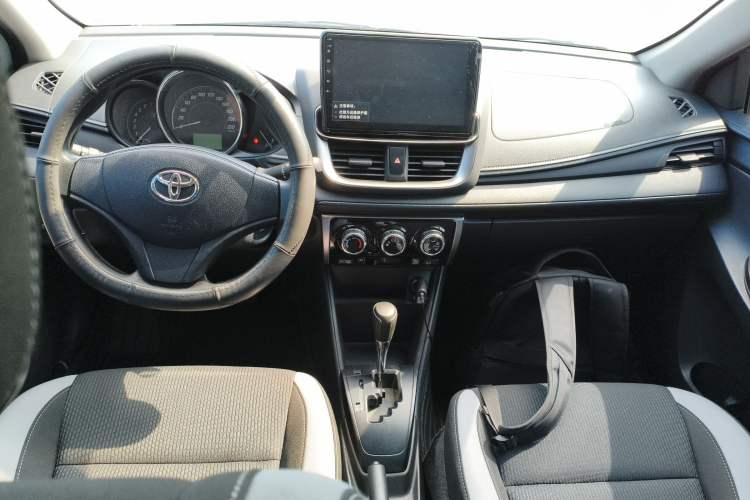 Used Toyota YARiS L Zhi Xuan 2021 X-Trail 1.5L CVT Leading Edition Center Console