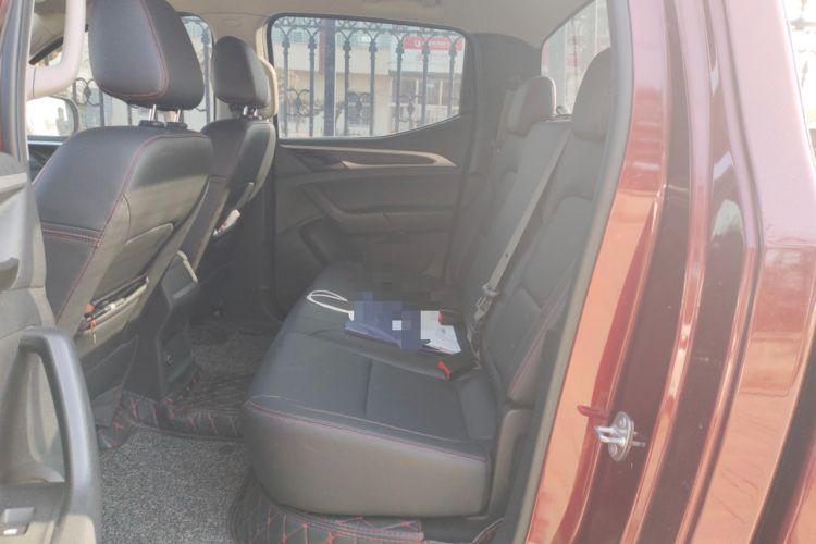 Used SAIC MAXUS T60 2017 2.0T Gasoline Automatic 4x4 High-Ride Elite Standard Cabin Left Rear Seat