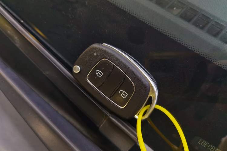 Used Hyundai Verna (older generation) 2017 1.4L Manual Refreshed Version China VI Standard Interior 1