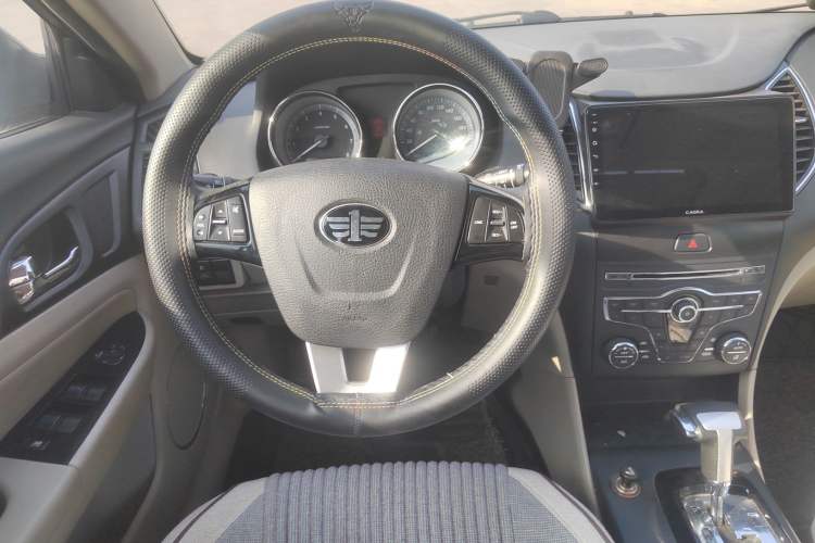 Used Bestune B50 2013 1.6L automatic luxury version Steering Wheel