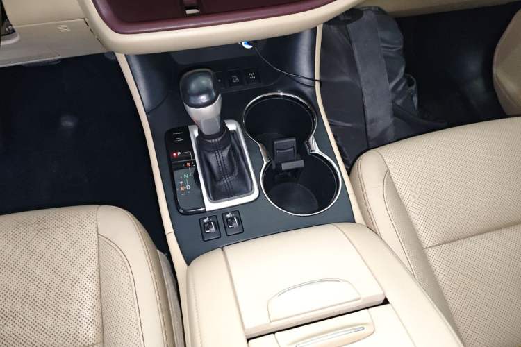 Used Toyota Highlander 2015 2.0T Four-Wheel Drive Luxury Edition 7-Seater
