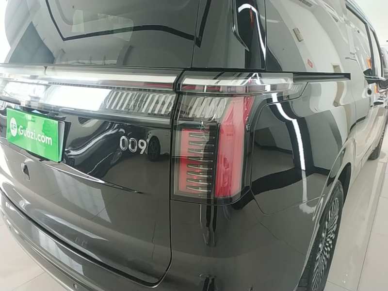 Used Zeekr 009 2024 Six-Seat Executive Version 4WD 108 kWh — 7