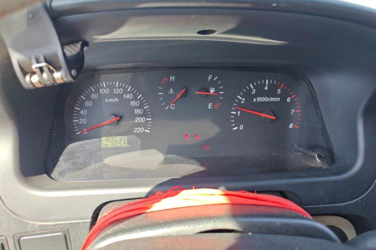 Used Jinbei Grace 2013 2.0L Zhi Ling Standard 7-Seater All-Games Commemorative Version China IV Standard