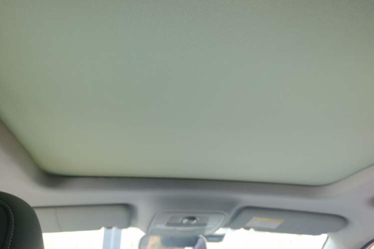 Used Roewe RX5 2018 20T Two-Wheel Drive Automatic Internet Smart Edition