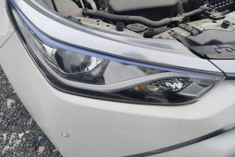 Used Toyota Levin 2016 Dual-Engine 1.8H GS E-CVT Elite Model with Sunroof
