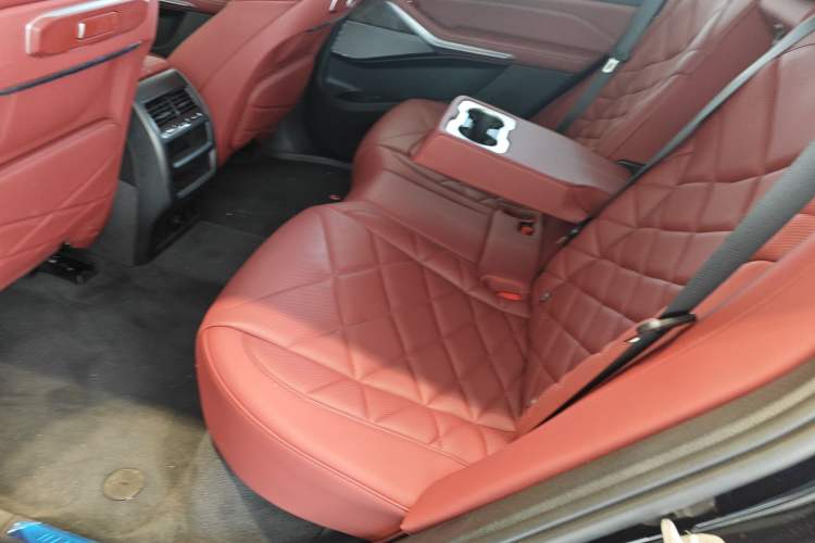 Used BMW X5 2023 xDrive 30Li Luxury M Sport Night Edition Package Left Rear Seat