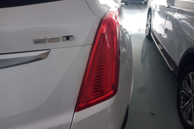 Used Cadillac XT5 2016 25T Luxury Model