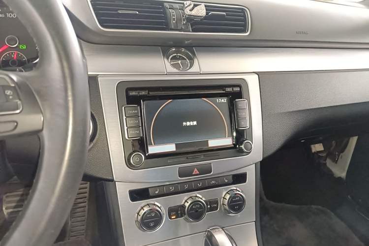 Used Volkswagen FAW-Volkswagen CC 2016 1.8TSI Luxury Model Audio And AC Panel