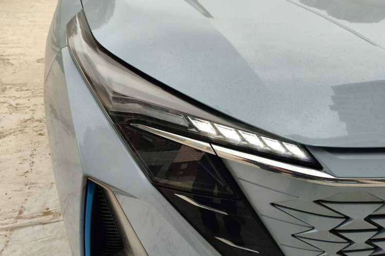 Used CHANGAN OSHAN Z6 New Energy 2023 ZhiDian iDD 150KM Flagship Model
