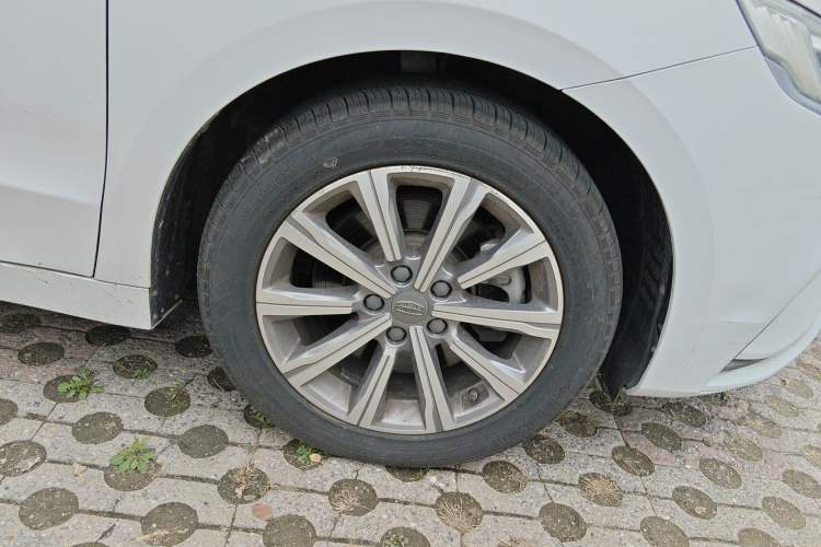 Used Geely Auto Emgrand GT New Energy 2018 1.5T PHEV Yaoxiang Edition Right Front Wheel Hub