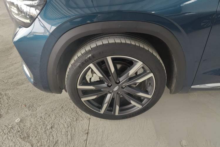Used Geely Auto Monjaro L 2021 2.0TD DCT EVO Two-Wheel Drive Prestige Version Left Front Wheel Hub