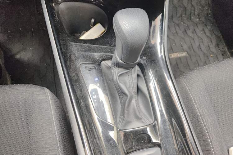 Used Toyota IZOA 2020 2.0L Enjoy Edition Gear Lever