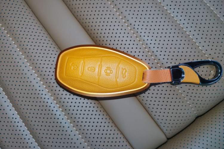 Used Hongqi H9 2025 Model Facelifted 2.0T Two-Wheel Drive Flag-Style Private Enjoyment Fashion Edition, 5 Seats