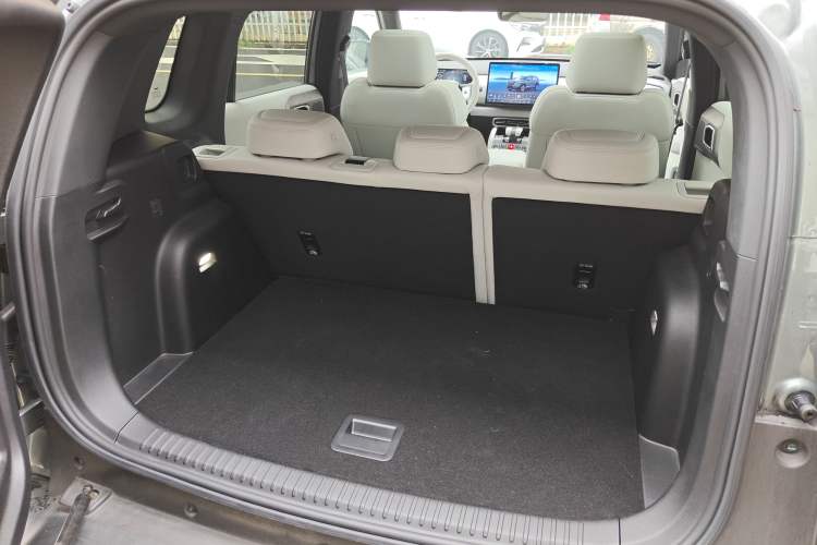 Used Formula Leopard Titanium 3 2025 501KM All-Wheel Drive Intelligent Driving Ultra Version Trunk