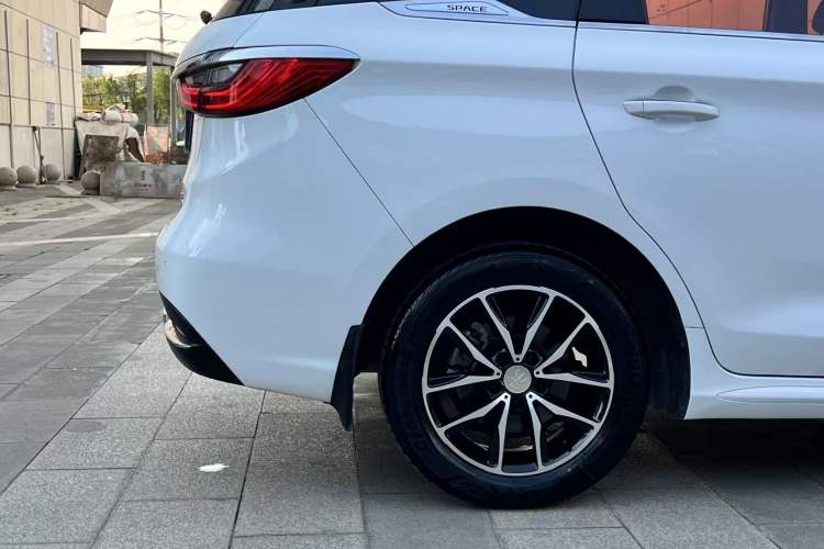 Used BYD Song MAX 2017 1.5T Automatic Smart Connect Elite 7-Seater
