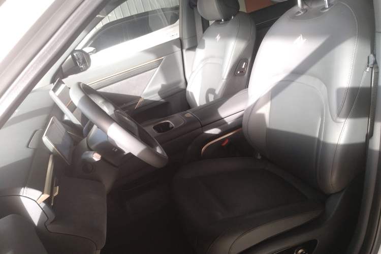 Used Dongfeng eπ eπ008 2024 210Max Range-Extended Version 6 Seats
