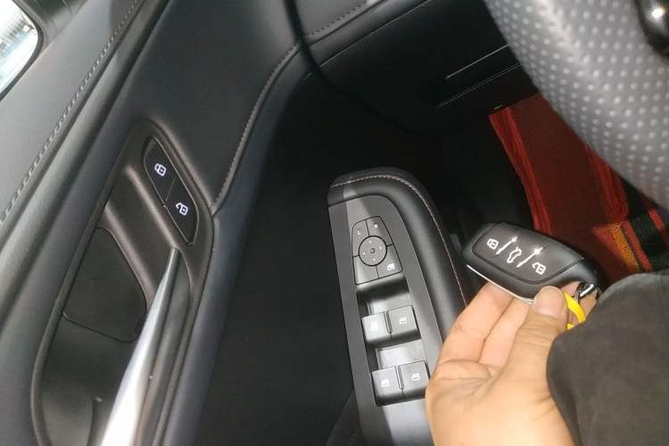 Used Roewe i5 2023 1.5L Manual Comfort Edition