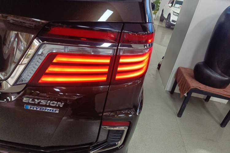 Used Honda Elysion 2019 2.0L Hybrid Supreme Edition