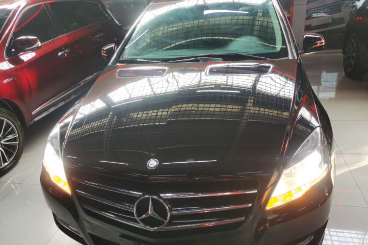 Used Mercedes-Benz R-Class 2017 R 320 4MATIC Business Edition Prestige Model Front