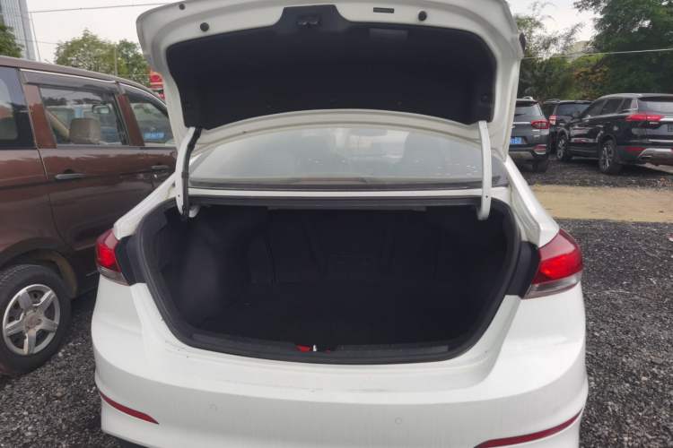 Used Hyundai Elantra (6th Generation / Lingdong) 2016 1.6L Automatic ZhiXuan – Elite Version Trunk