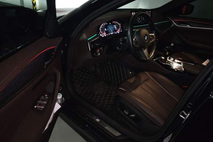 Used BMW 5 Series 2021 530Li Leading Model M Sport Package Driver Seat