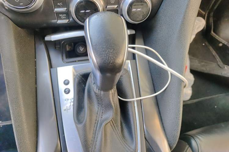 Used DS 5 2013 1.6T Luxury Edition THP200 Gear Lever