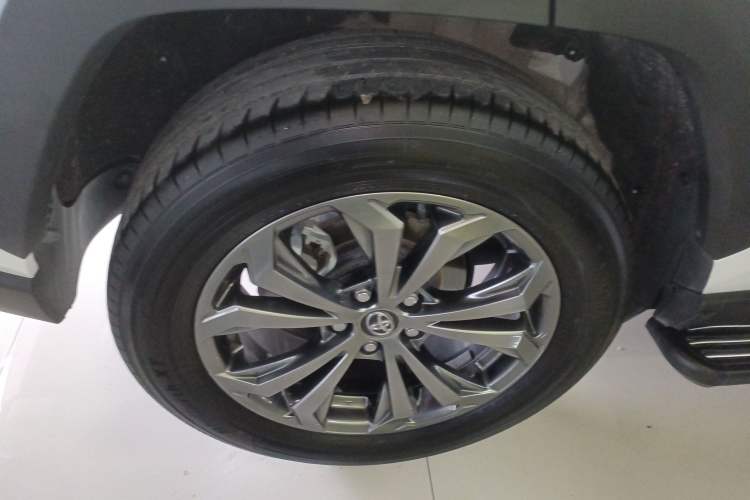 Used Toyota RAV4 2023 Dual-Engine 2.5L E-CVT Two-Wheel Drive Elite Plus Edition Right Rear Wheel Hub