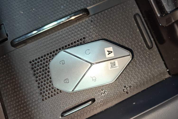 Used Formula Leopard Leopard 5 2023 Navigator Edition