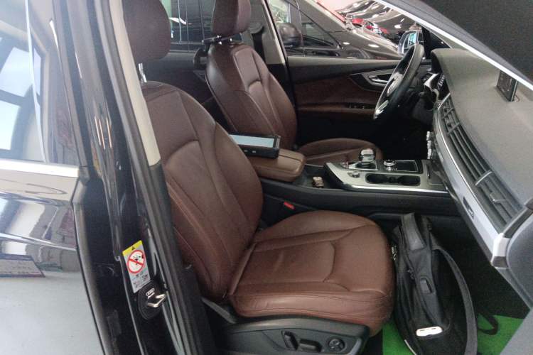 Used Audi Q7 2019 45 TFSI Comfort Model