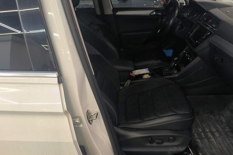 Used Volkswagen Tiguan L 2017 330TSI Automatic Two-Wheel Drive Luxury Edition