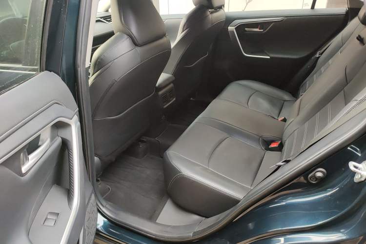 Used Toyota Wildlander 2023 2.0L CVT Four-Wheel Drive Luxury PLUS Edition