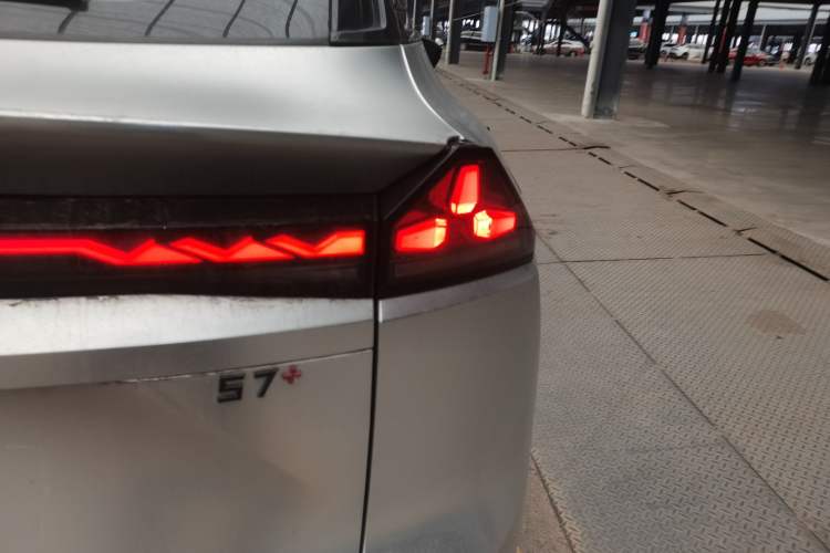 Used Deepal S07 2023 200Max Range-Extended Version
