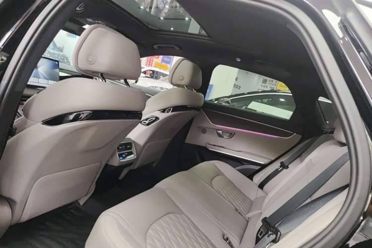 Used BYD Han 2025 DM-i Intelligent Driving Edition 125KM LiDAR Flagship Model Headliner