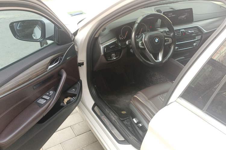 Used BMW 5 Series 2019 Facelifted 530Li Leading Edition Luxury Package