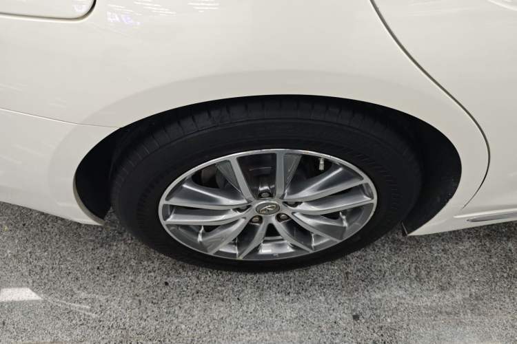 Used Infiniti Q50L 2018 2.0T Comfort Edition China VI Standard Right Rear Wheel Hub