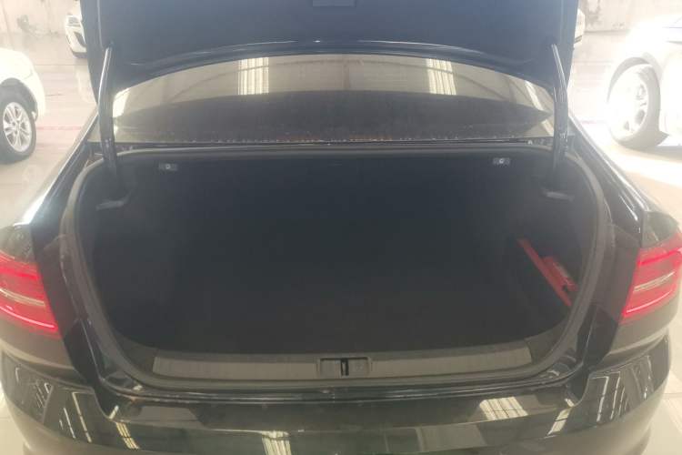 Used Volkswagen Magotan 2018 330TSI DSG Advanced Model
