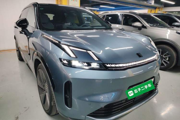 Used Lynk & Co 08 EM-P 2025 220 km All-Wheel-Drive Performance Halo