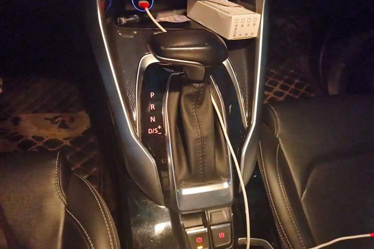 Used SAIC MAXUS G50 2019 1.5T Automatic Elite Edition China VI Standard Gear Lever