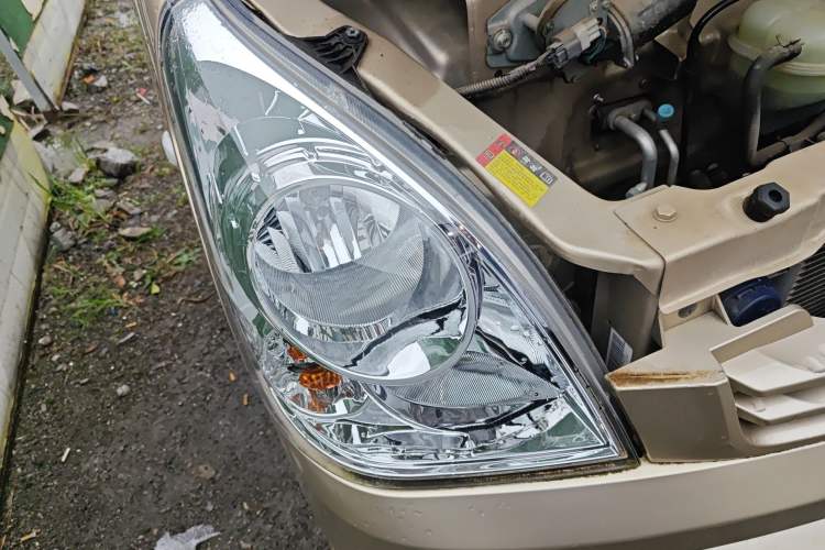 Used Wuling Rongguang S 2023 1.5L Base Version 5/7 Seats Right Front Headlight