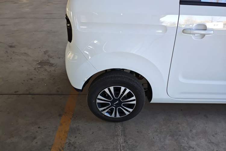 Used Geely Galaxy Panda 2025 210 km – Yuanqi Bear Right Rear Wheel Hub
