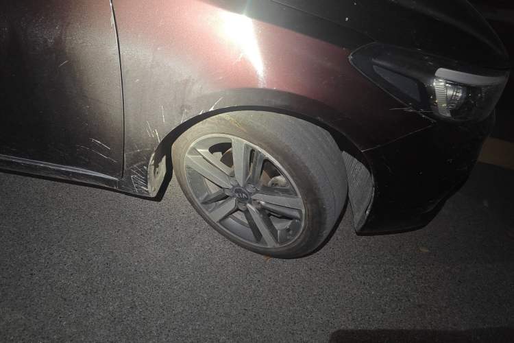 Used Kia K3 2016 1.6L Automatic GLS Right Front Wheel Hub