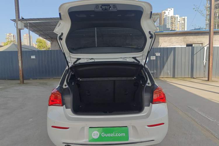 Used BMW 1 Series 2018 118i Sport Design Package