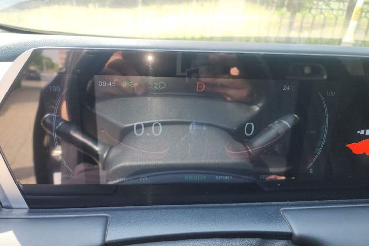 Used NETA U 2022 Zhi 400 Lithium Iron Phosphate Instrument Cluster