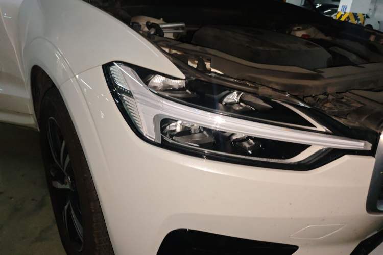 Used Volvo XC60 2019 T5 4x4 Smart & Dynamic Sport Edition China VI Standard
