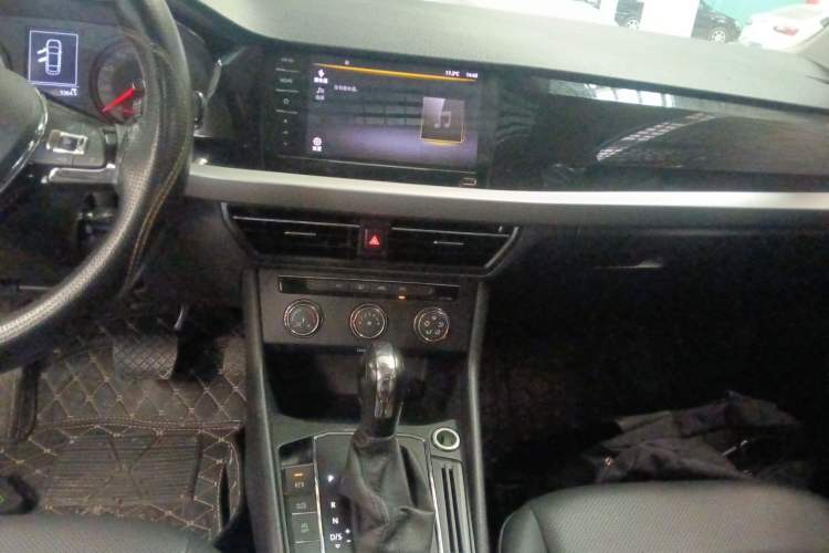 Used Volkswagen Lavida 2019 1.5L Automatic Comfort Edition China VI Standard Audio And AC Panel