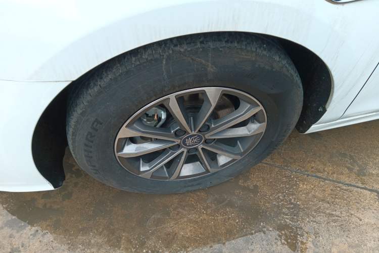 Used BYD Qin PLUS 2024 HONOR Edition DM-i 55KM Leading Model Left Front Wheel Hub